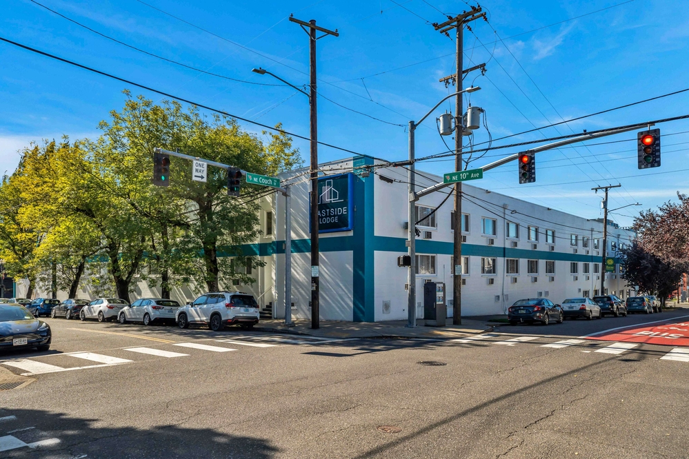 Eastside Lodge - Street View